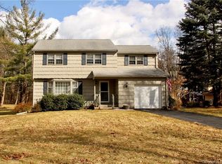 58 Ridgebrook Dr, West Hartford, CT 06107