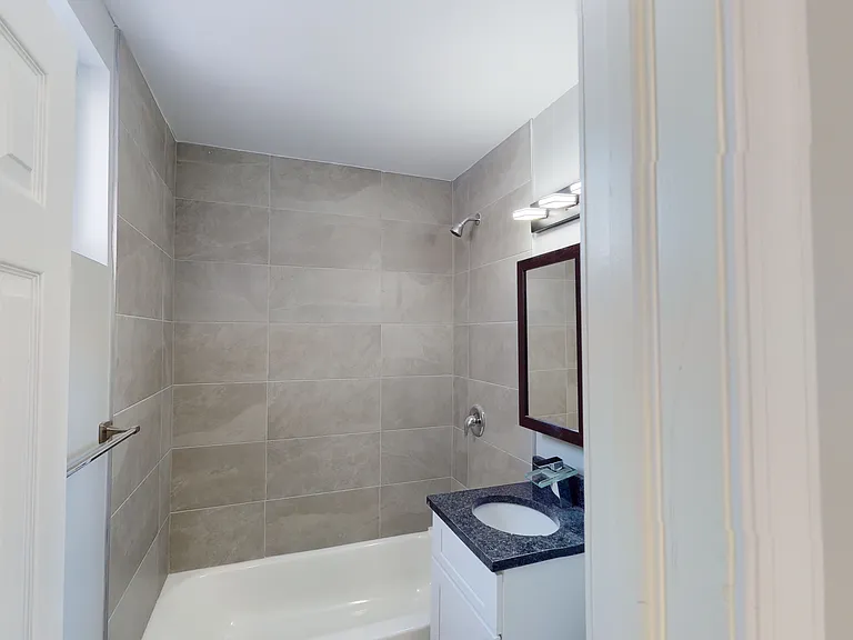 910 Gateway Blvd — Photo 22