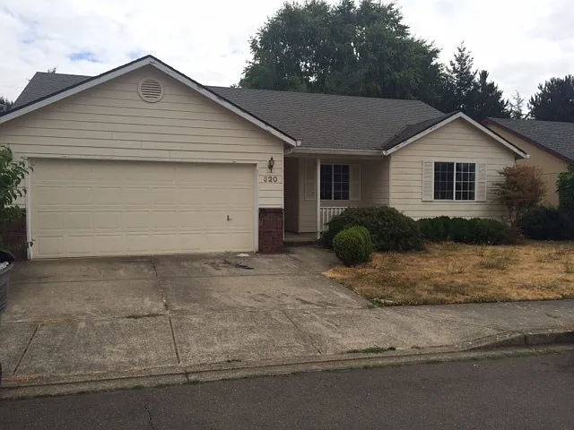 320 NW Country Ct — Photo 1
