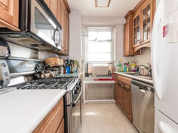 5th image of 70-25 Yellowstone Blvd APT 8M