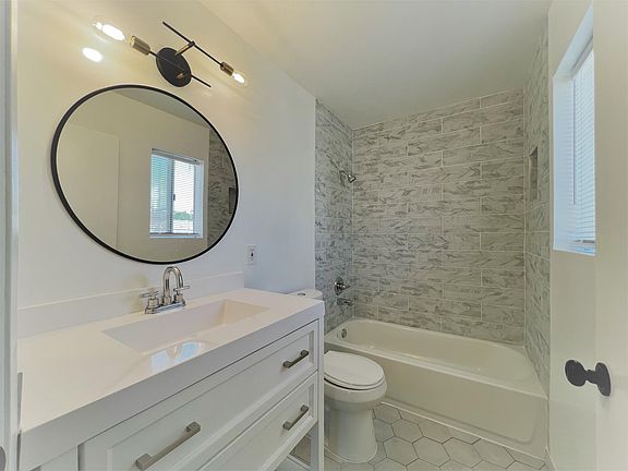 Apt 8 - NEW Full Bathroom