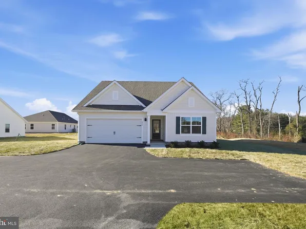 279 Heather Ln, Staunton, VA 24401
