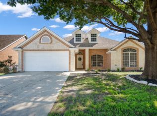 905 Robin Dr, Saginaw, TX 76179