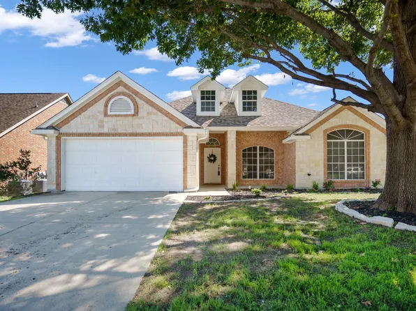 905 Robin Dr, Saginaw, TX 76179