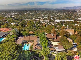 3701 Eureka Dr, Studio City, CA 91604