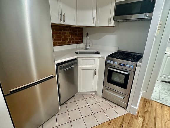 3rd image of 722 Amsterdam Ave APT 3d