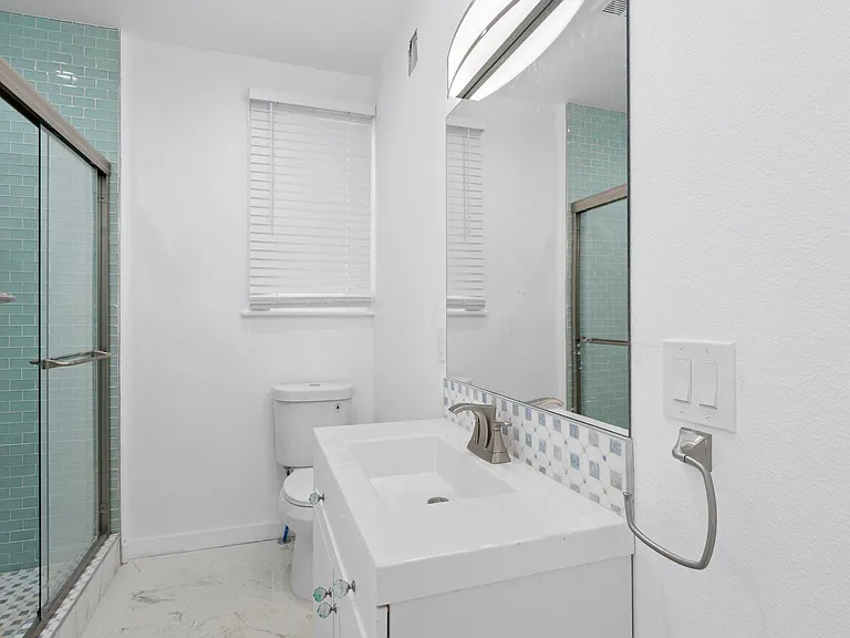 1256 N Corona St #4 — Photo 10