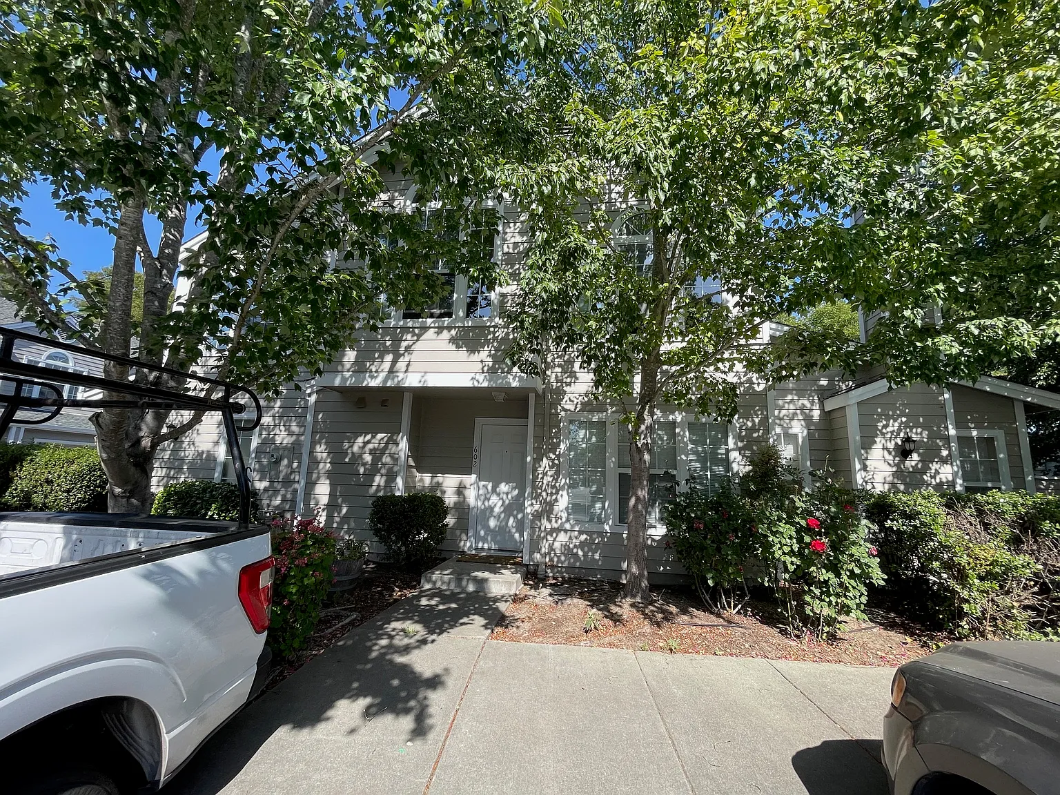 3 bed, 2.5 bath, 1450 sqft, $3,000 — Photo 2