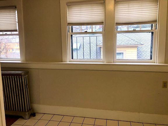 5th image of 126 Melrose St APT 9