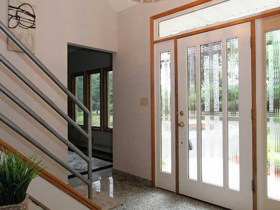 3rd image of 9 Wilzette Dr