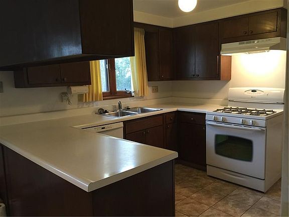 5th image of 524 Bassett Dr