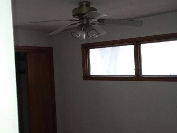 4th image of 1614 Evergreen St