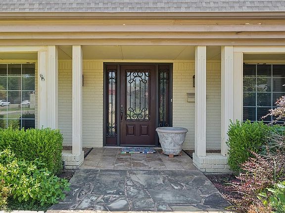 5th image of 2900 Drakestone Ave