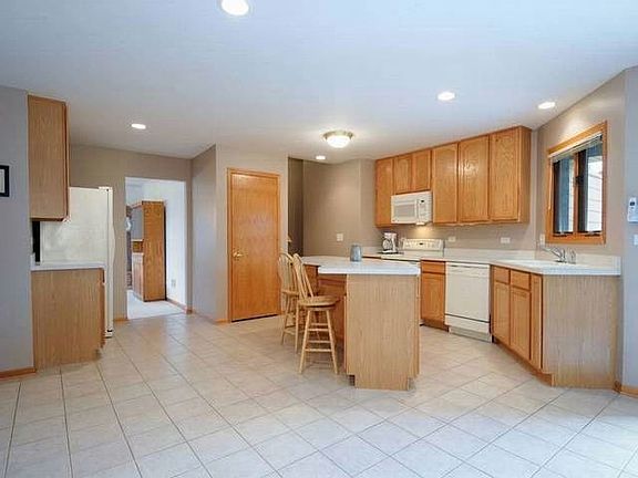 3rd image of 10917 Cardinal Lake Dr
