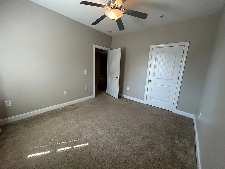 300 Gateway Dr — Photo 29