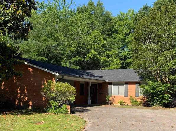 229 Crescent Dr, Longview, TX 75602