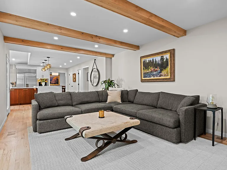7030 Magnolia Cir — Photo 39