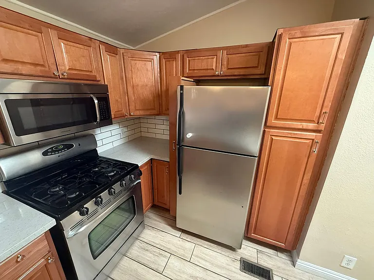 5533 Wheatfield Dr — Photo 7