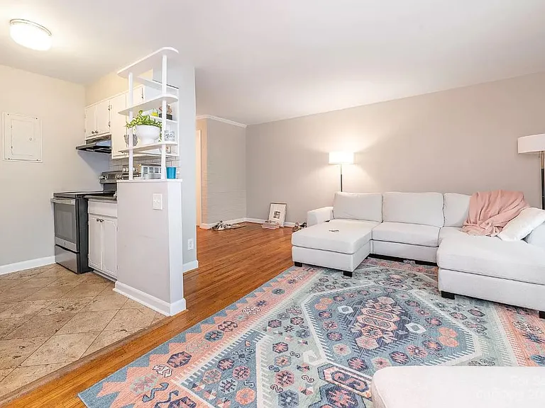 400 Queens Rd #C6 — Photo 9