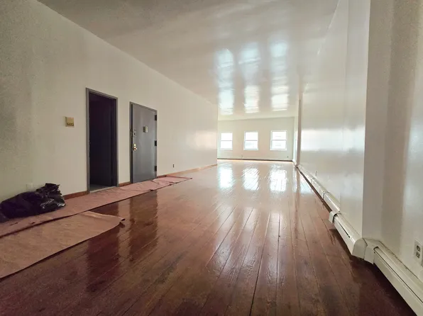 271 Water Street image 3 of 4