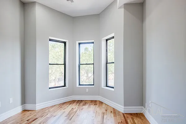 Rented by Ideal Properties Group | media 4