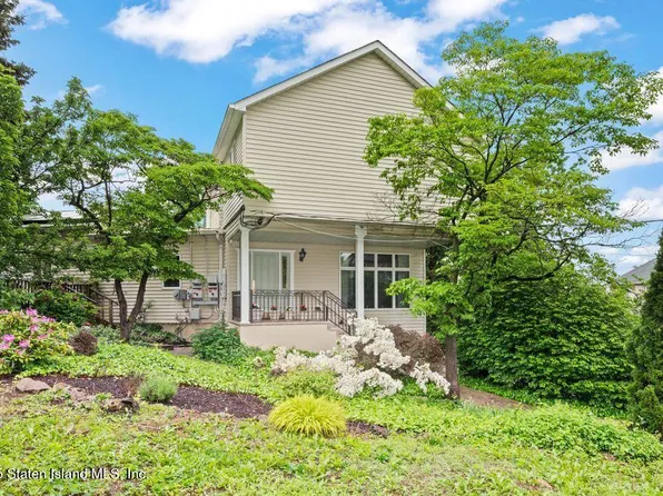 65 Cedarcliff Rd, Staten Island, NY 10301