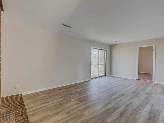 2nd image of 460 N Shiloh Ave