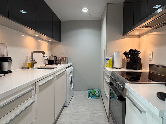 4th image of 1323 Homer St #2706