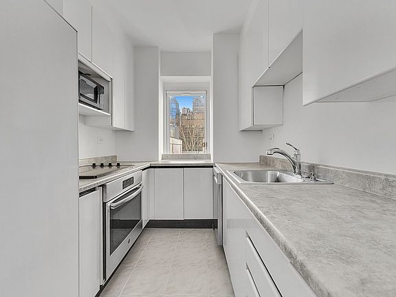 4th image of 605 Park Ave APT 6F