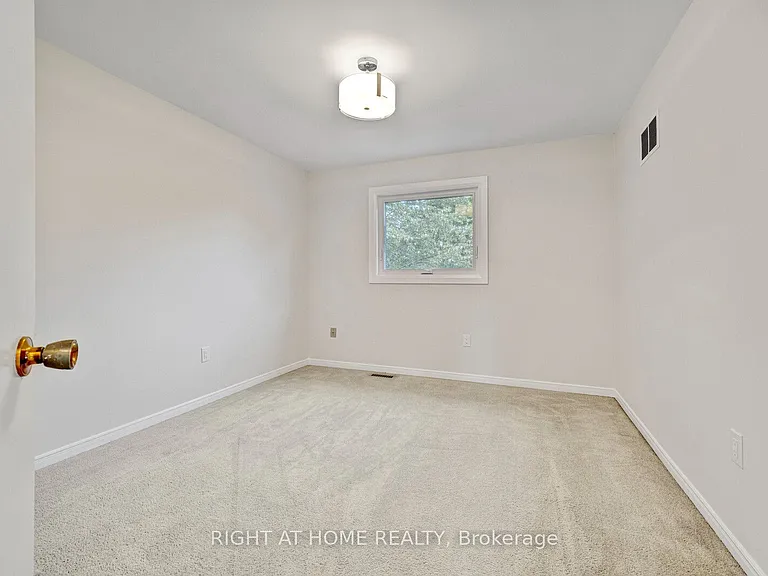 6302 10th Line W #MAIN — Photo 18