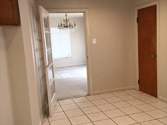 2nd image of 401 Beverly Dr