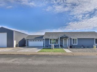 995 Cedar Loop, Lakeside, OR 97449