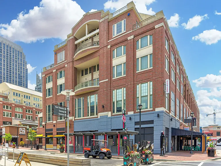 The Lofts at Atlantic Station- Exterior 6