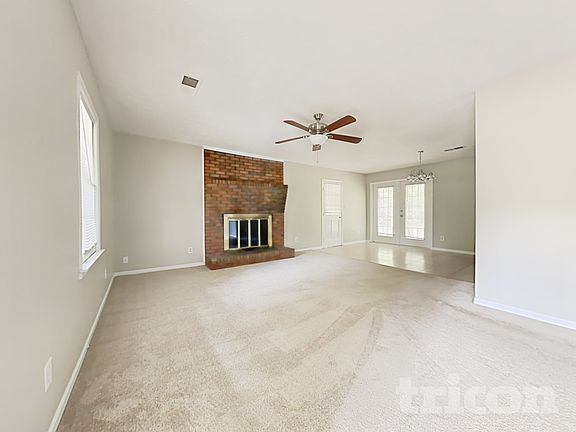 5th image of 3959 Grove Trl