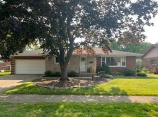 2205 Linden Dr, Valparaiso, IN 46383
