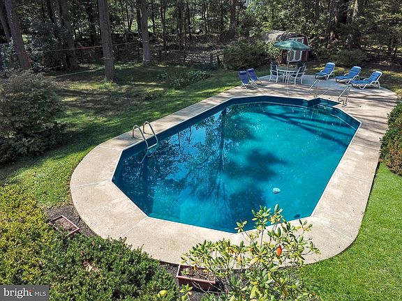 2nd image of 4 Northwood Dr