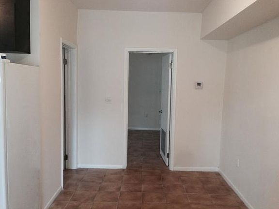 5th image of 2500 NE 192nd St APT 1