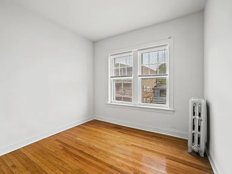 114 Clyde Ave — Photo 26