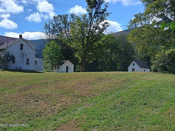 4th image of 170 Spruceton Road