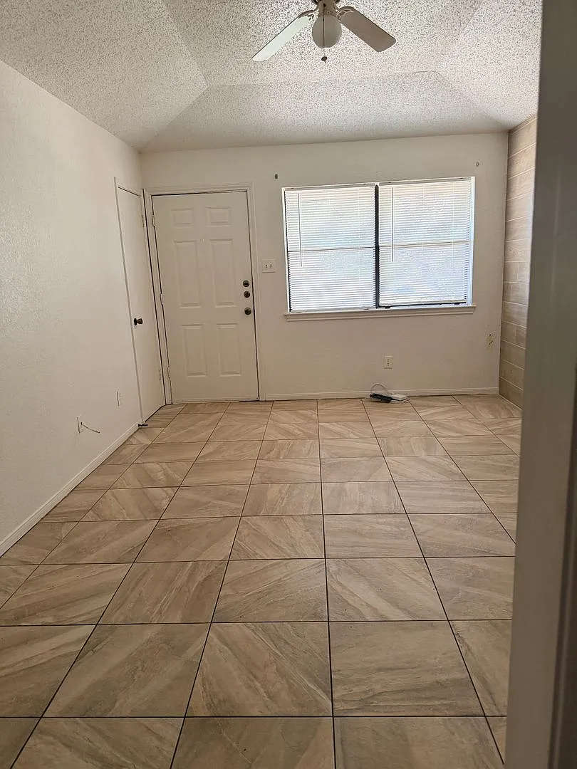 205 Horseshoe — Photo 4