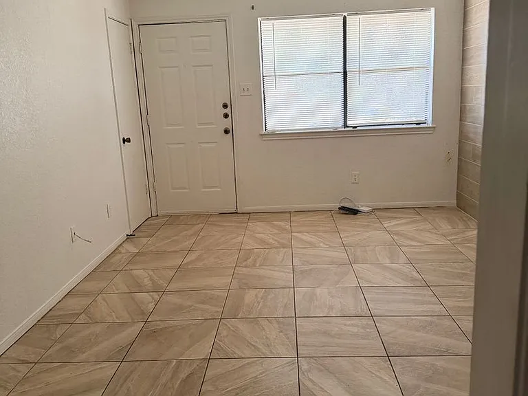 205 Horseshoe — Photo 4