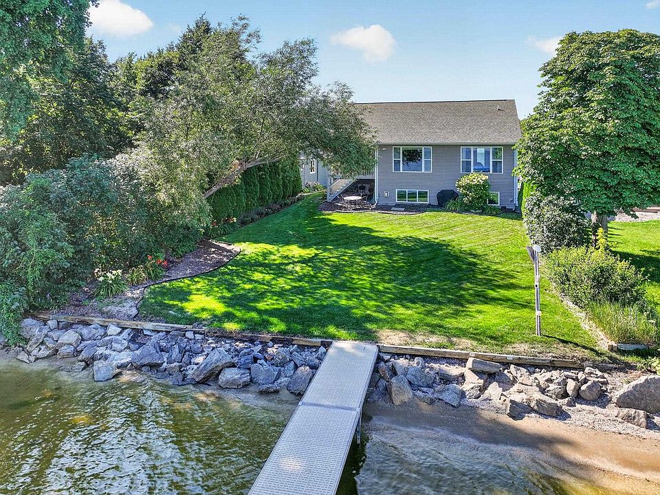 1st image of 4666 Island View Dr