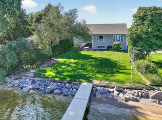 4666 Island View Dr, Oshkosh, WI 54901
