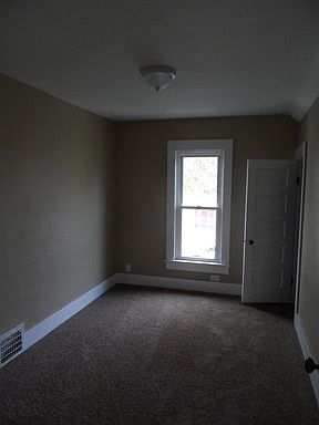 2nd image of 116 S Indiana Ave