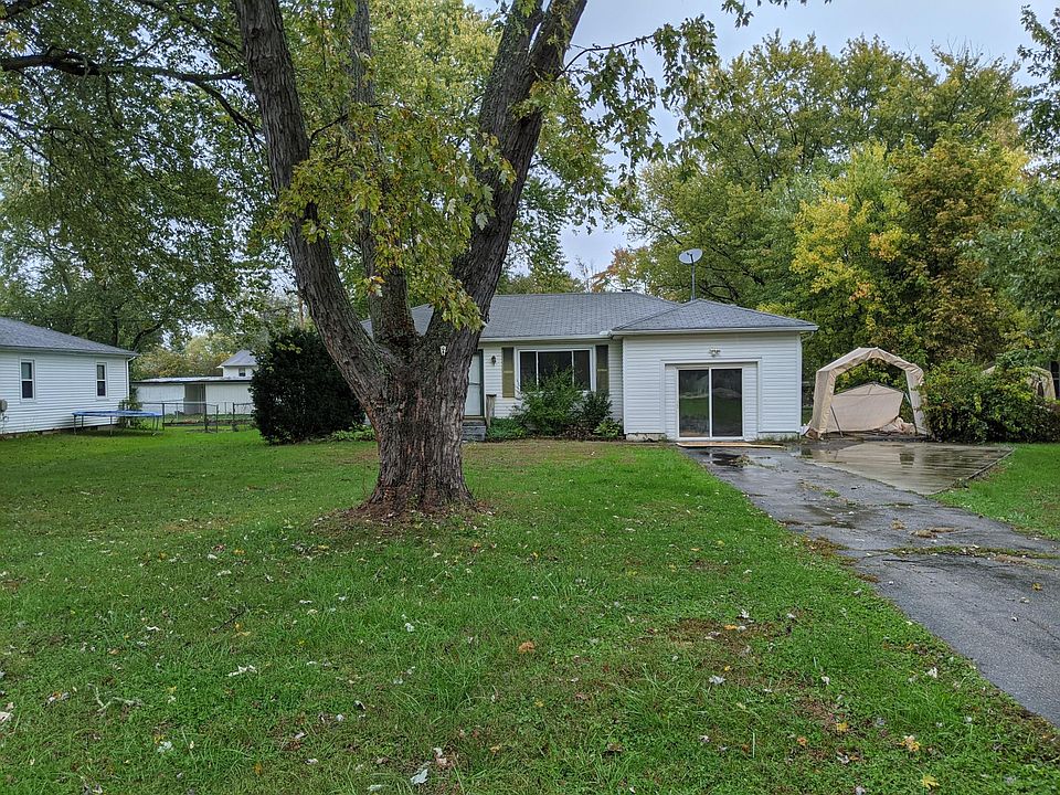 1st image of 836 Youngs Ln