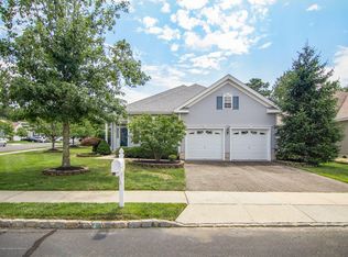63 Hidden Lake Cir, Barnegat, NJ 08005