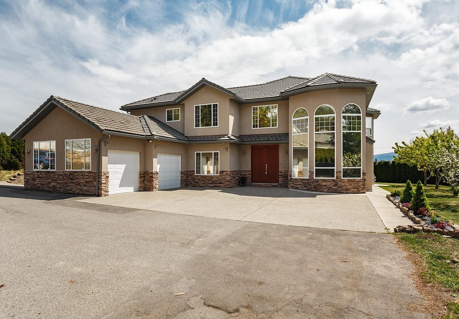 2136 Horizon Dr, West Kelowna, BC V1Z 3Y5 Zillow