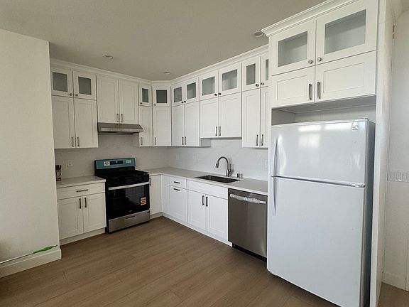 2nd image of 4426 Cherrywood Ave