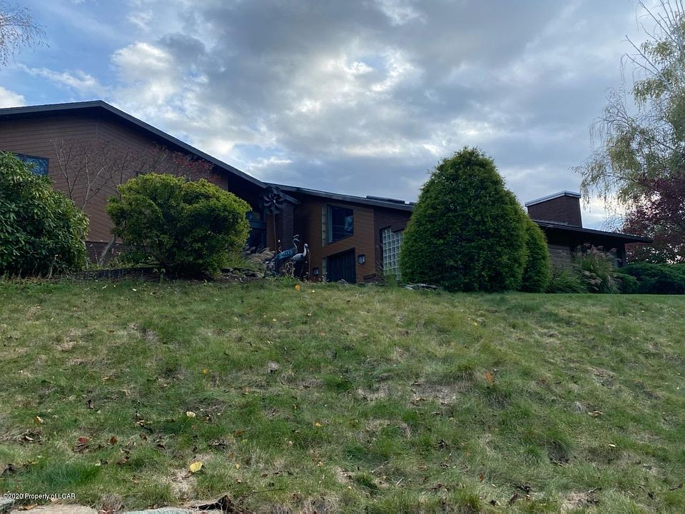 1st image of 10 Spruce St