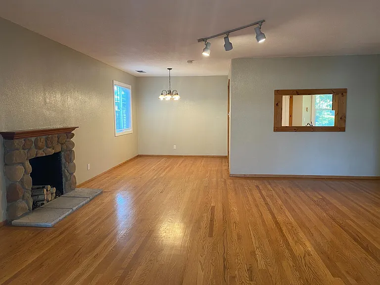 26131 Coleman Ave — Photo 3